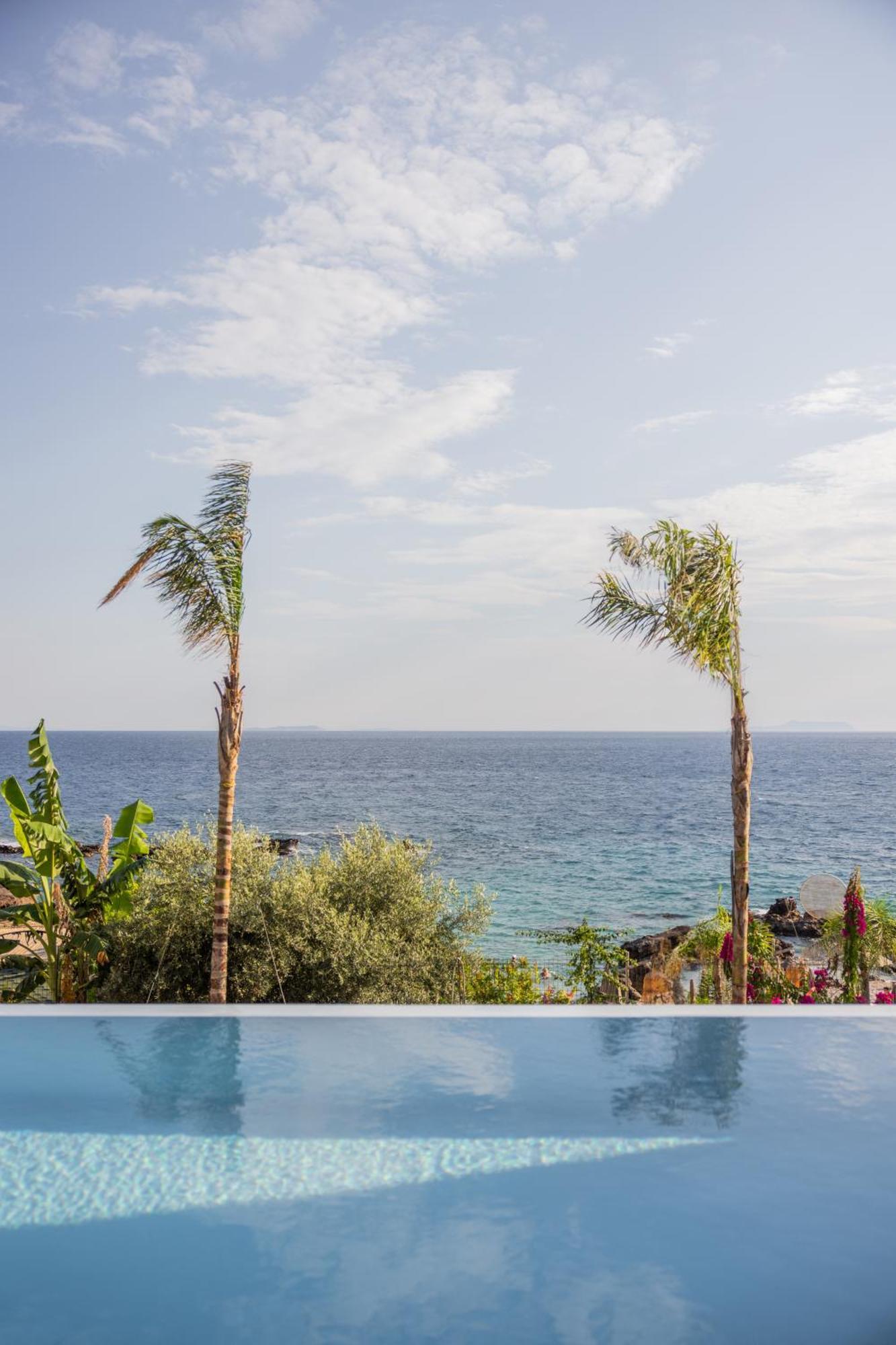 Beyond A Luxury Boutique Hotel Dhërmi Εξωτερικό φωτογραφία