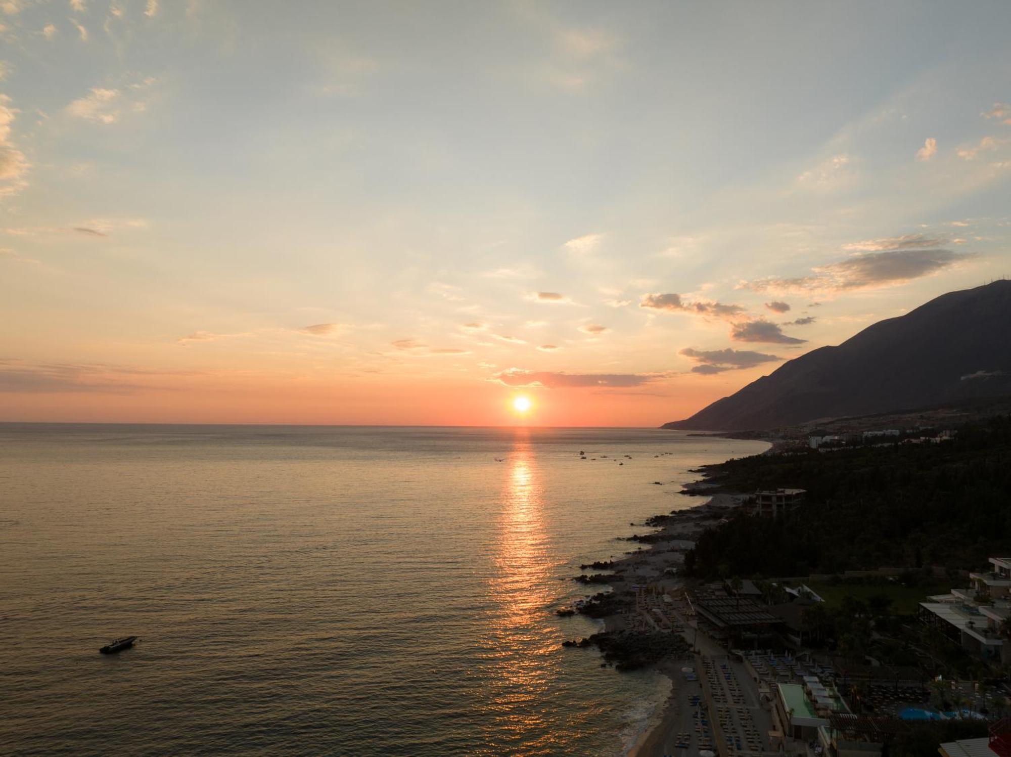 Beyond A Luxury Boutique Hotel Dhërmi Εξωτερικό φωτογραφία